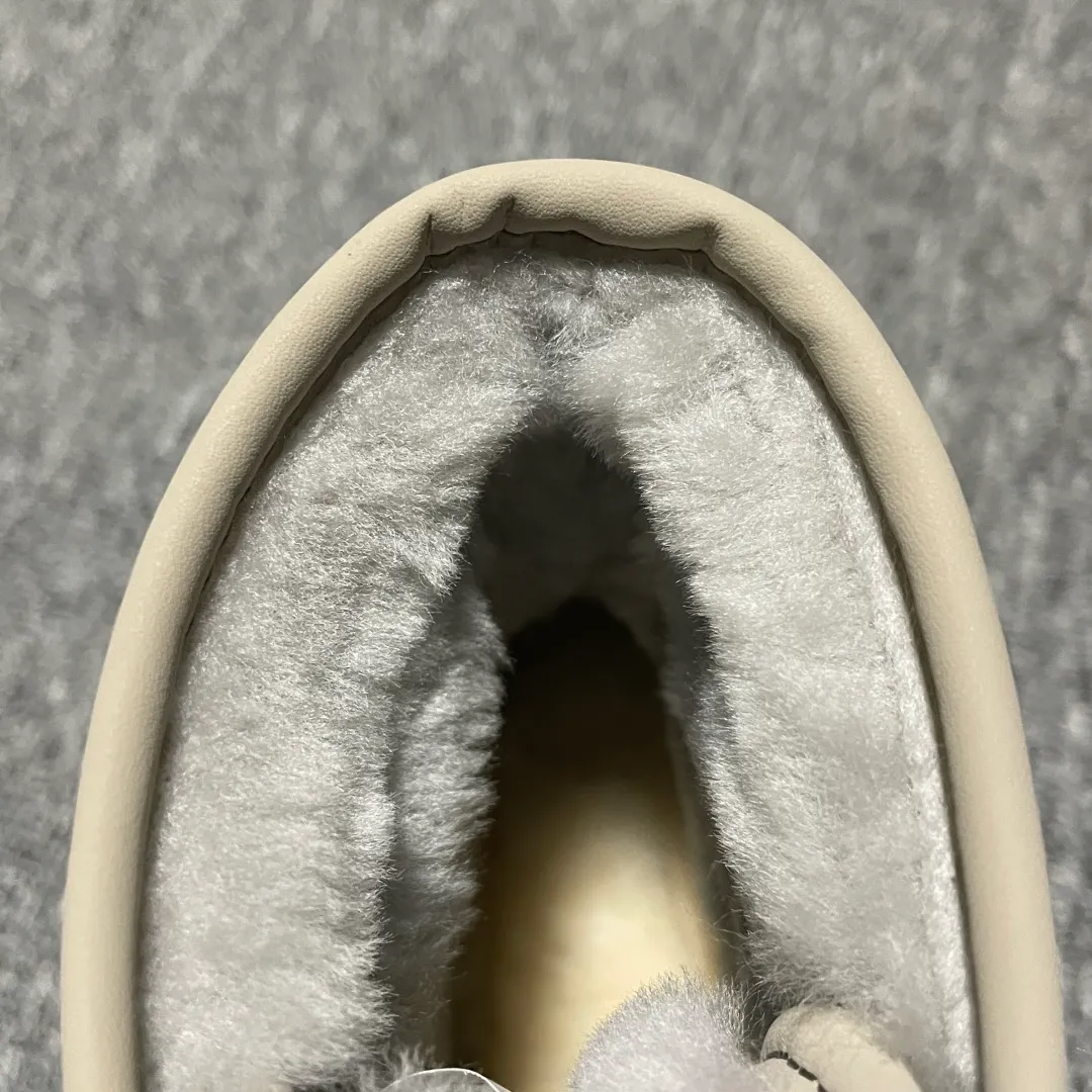 Pick up locally 💰640. The core recommendation is good price. The platform is exclusively for foreign trade. UGG men's snow boots 1097089. The foreign trade platform is full of Z. High-end retail is exclusively for quality. Produced by the production line of a ten-year-old brand shoemaking factory. Pay attention to every detail. Longfeng A-grade genuine sheep fur is integrated. Created in full compliance with the ZP process. Size: 40 41 42 43 44